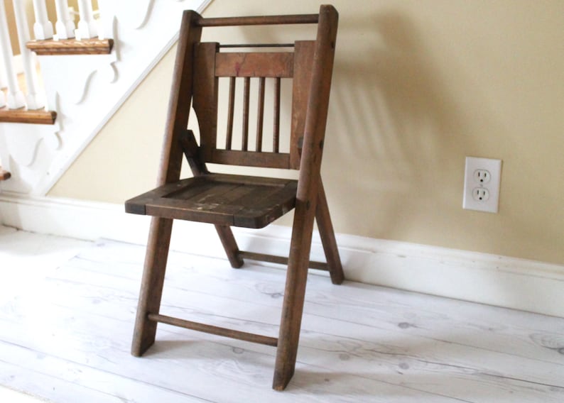 Vintage Child's Wooden Folding Chair; Vintage Wood Camp Chair; Little Seat for Garden, Porch, or Entry bild 1