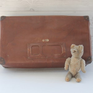 Vintage marrón hardboard tren caso, caja de almacenamiento vintage, maleta de viaje vintage, caja vintage con cubierta