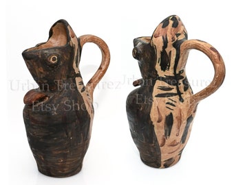 Pichet d'art en céramique figuratif - Studio de poterie • Vase en terre cuite avec yeux et langue - Signé (non identifié) - Forme moderne