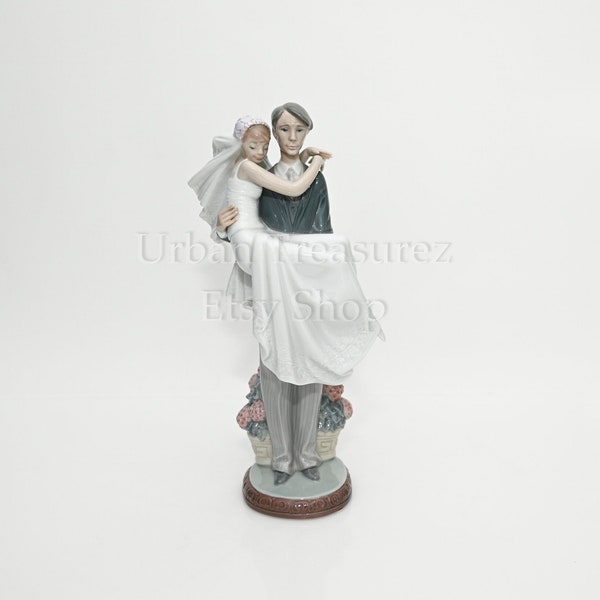 Lladro OVER THE THRESHOLD Figura #5282 Pareja de bodas Novio Retirado Menta