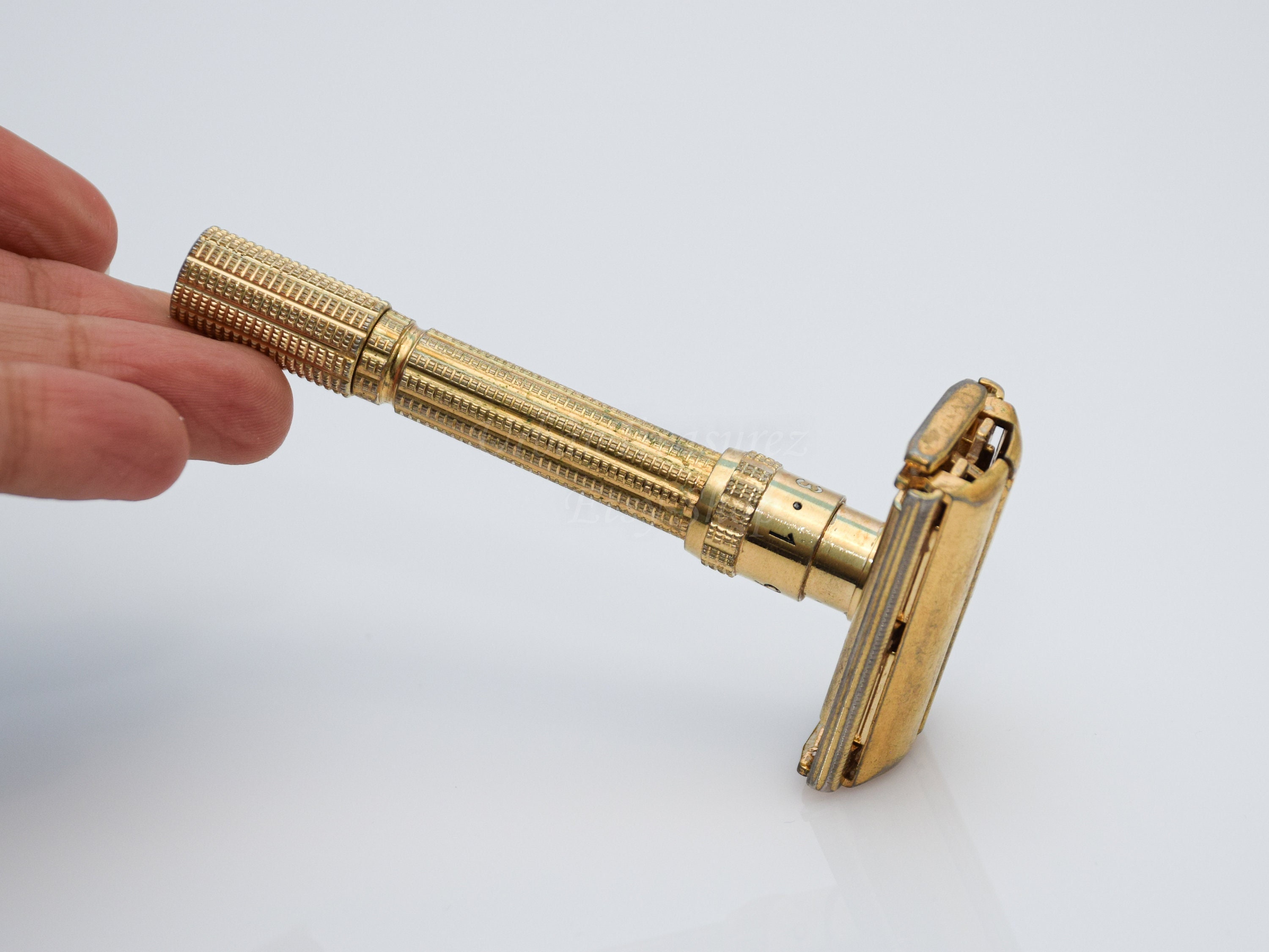 Ancien Rasoir Gillette Tech de Voyage en Etui Doré - Darwin Shaving