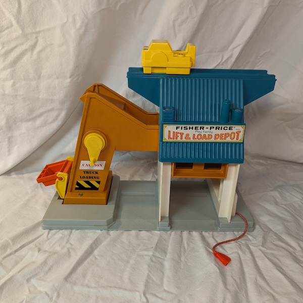 Fisher Price Lift and Load Depot 1976, Pretend Play, Toy Truck Work, Little People 942 Retro Toy, Construction Toy