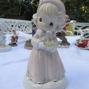 Precious Moments Figurine &quot;Making Spirits Bright&quot; - Vintage