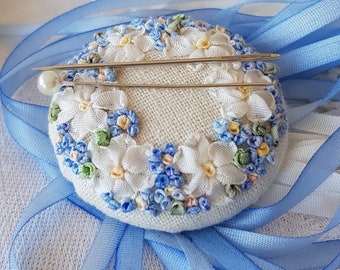 Forget-me-Nots and Daisies Needle Minder - full kit