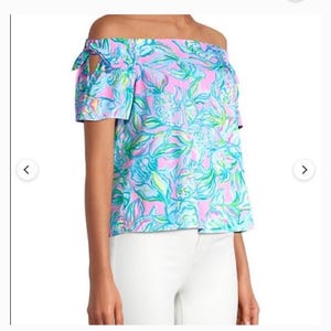 Top Lilly Pulitzer TAMARA, color rosa pelícano, con lazo azul, talla M imagen 9