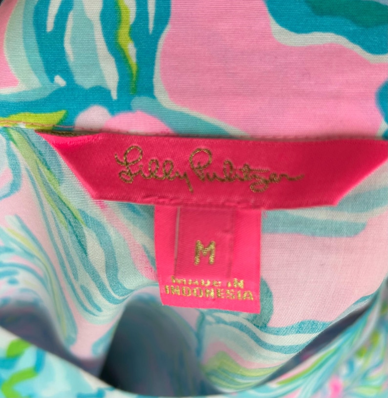 Puede incluir: Un juego de tres tazas de cer&aacute;mica con un acabado moteado y mate. Cada taza presenta un color diferente: azul claro, crema y gris. Las tazas tienen un dise&ntilde;o simple y moderno y un asa c&oacute;moda.