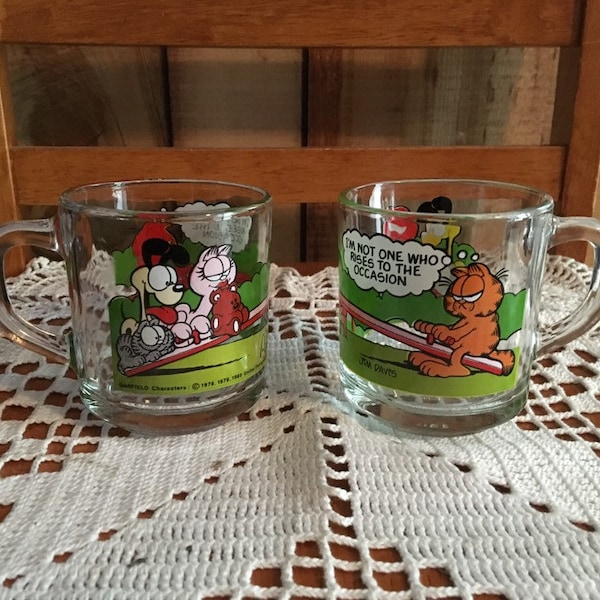 Two Vintage Collectors Garfield Mugs... 1970s. Price and shipping are for only ONE..