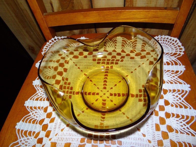 Beautiful vintage light amber serving bowl