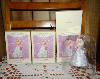 Drei Brandneue Hallmark Barbie Ornamente...1995.....Preis und Versand beziehen sich auf EINE Barbie in der Box
