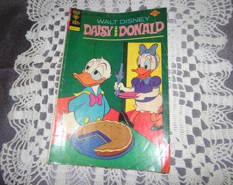 Bande dessinée vintage avec Walt Disney Daisy et Donald par Gold Key...1975