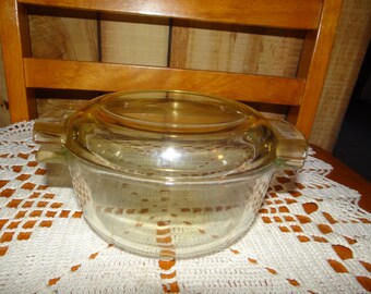 Lovely Vintage Pyrex Glass with Lid