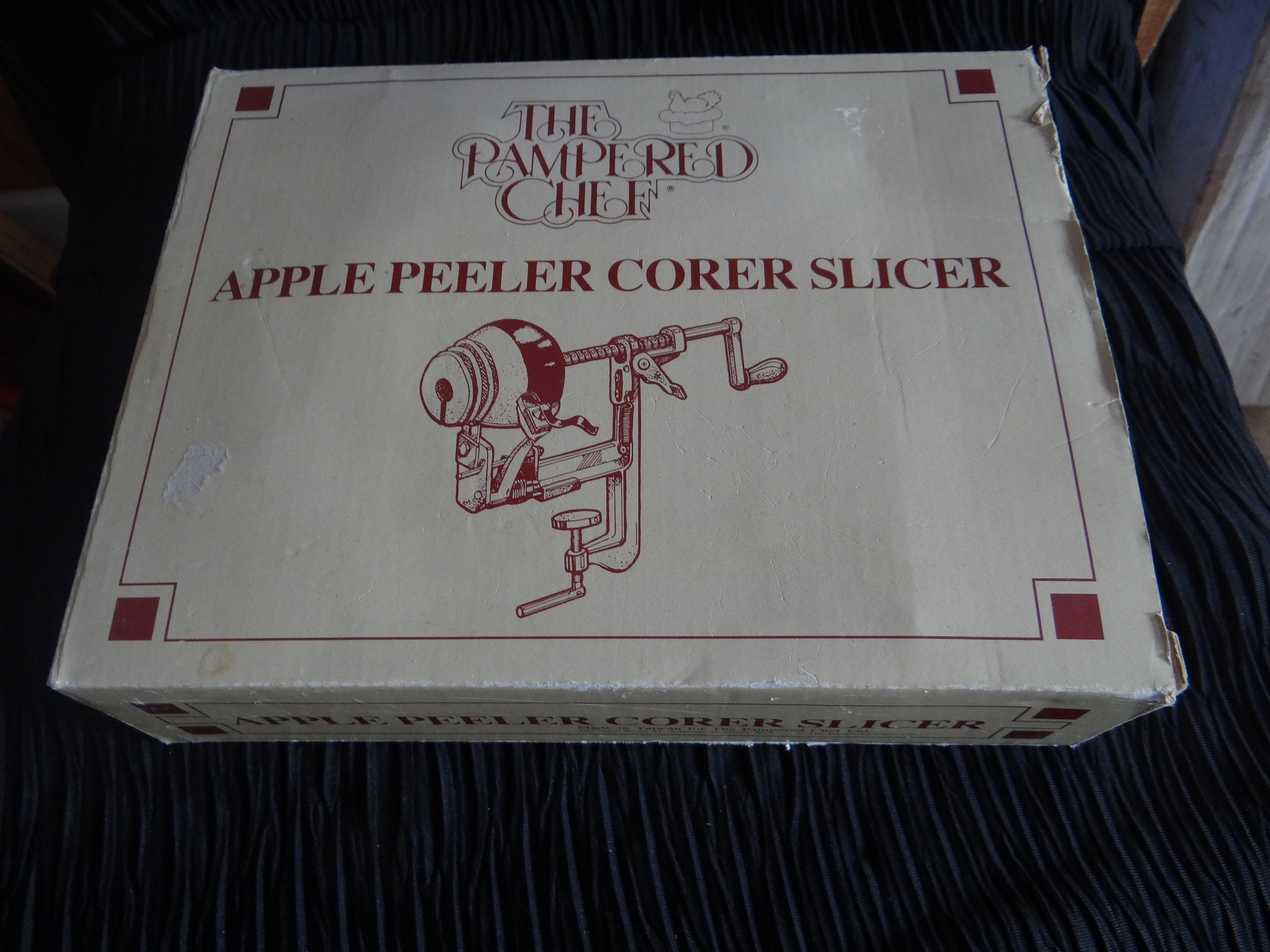  The Pampered Chef Apple Peeler/Corer/Slicer: Home