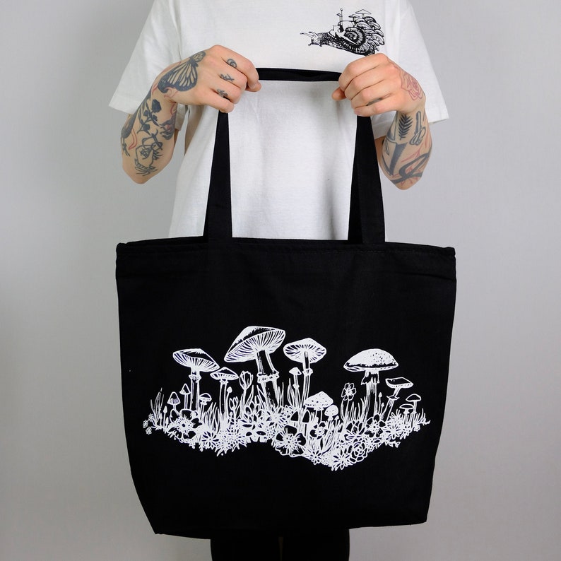 Mushroom Zipper Tote White