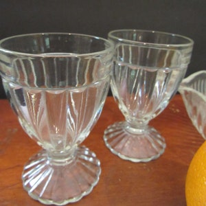Vintage Retro Juice Glasses Set of 2 Rustic Farmhouse Breakfast Table Retro Kitchen