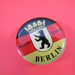 Vintage Berlin Souvenir Refrigerator Magnet Haupt Stadt Berlin Mid Century Magnet Travel Collectibles Kitschy Kitchen Decor