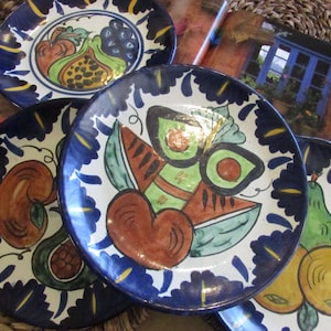 Talavera - Plato decorativo de cerámica pintado a mano grande  para exhibir platos decorativos hechos a mano de cerámica para colgar en la  pared, adornos, platos de postre : Hogar y