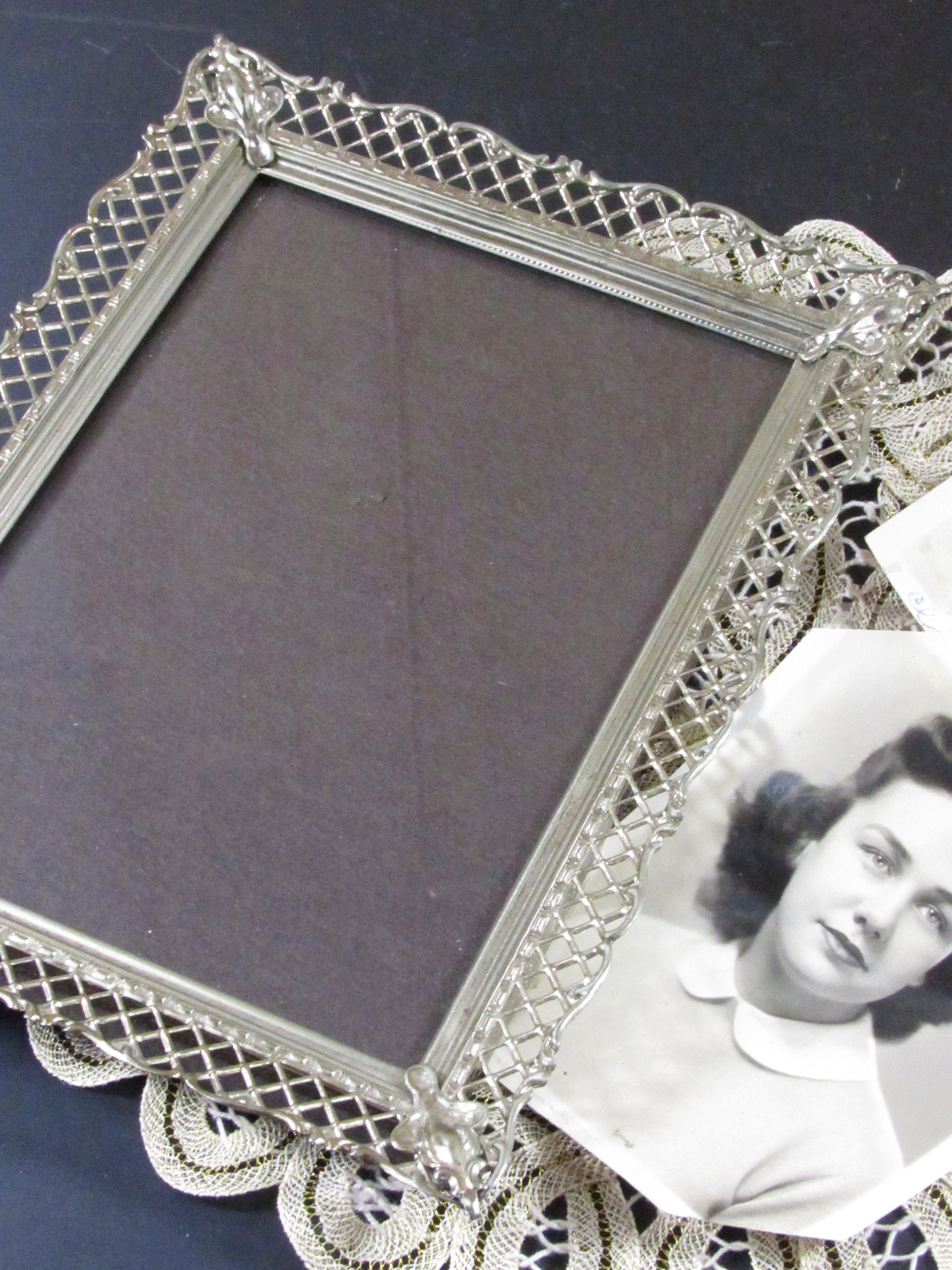 Vintage Metal Regency Photo Frame Picture Gilt French Provincial Ornate 6 X 8 Standing