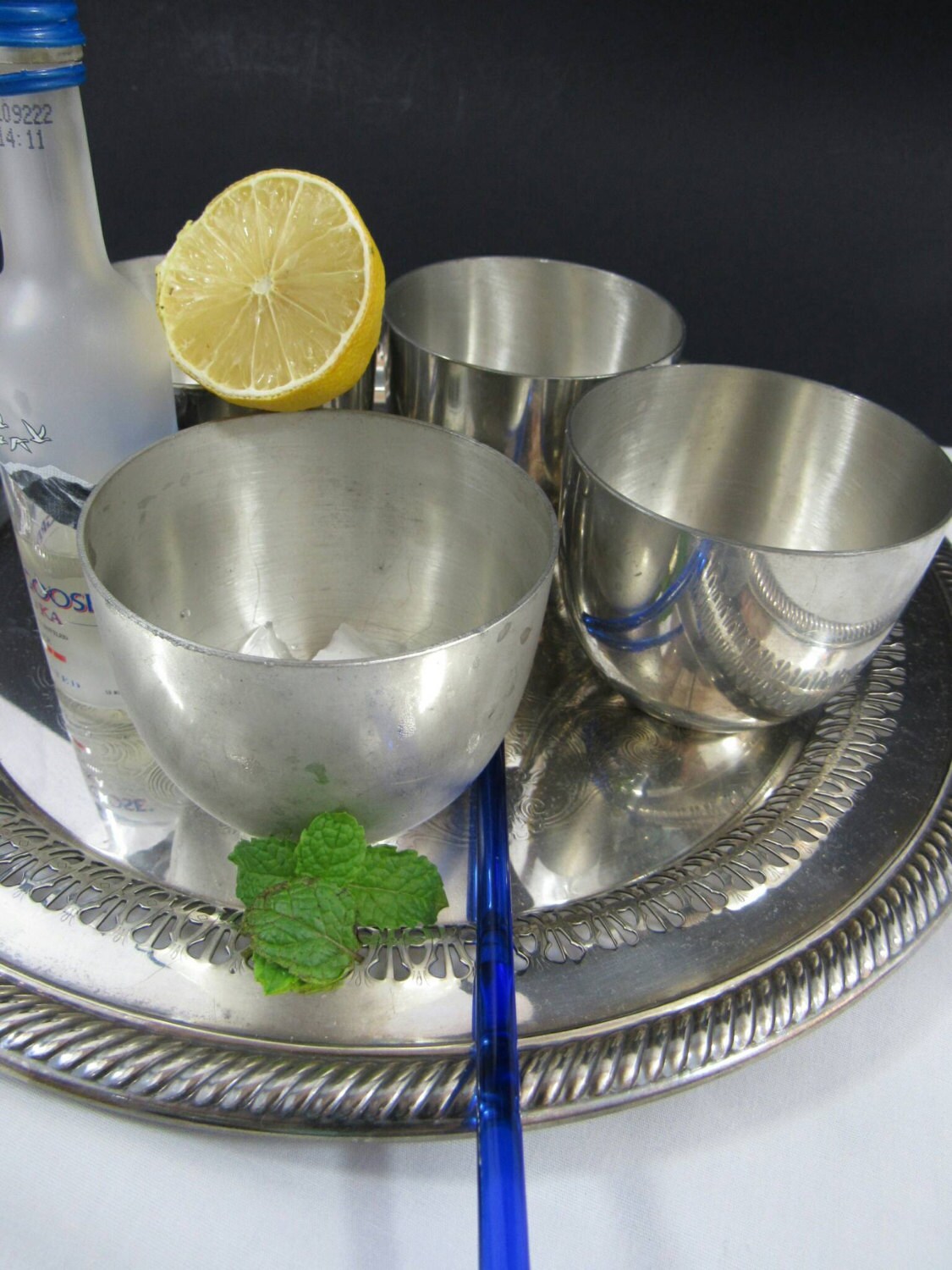 ヴィンテージ ピューター ジェファーソンカップ、モノグラム「V」 – 4