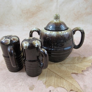 Vintage Red Glazed Drip Pottery Sugar Bowl Creamer and Salt Pepper Set Japan Glazed Brown Rustic Pottery Set of 4 Serving/Hostess Set image 1