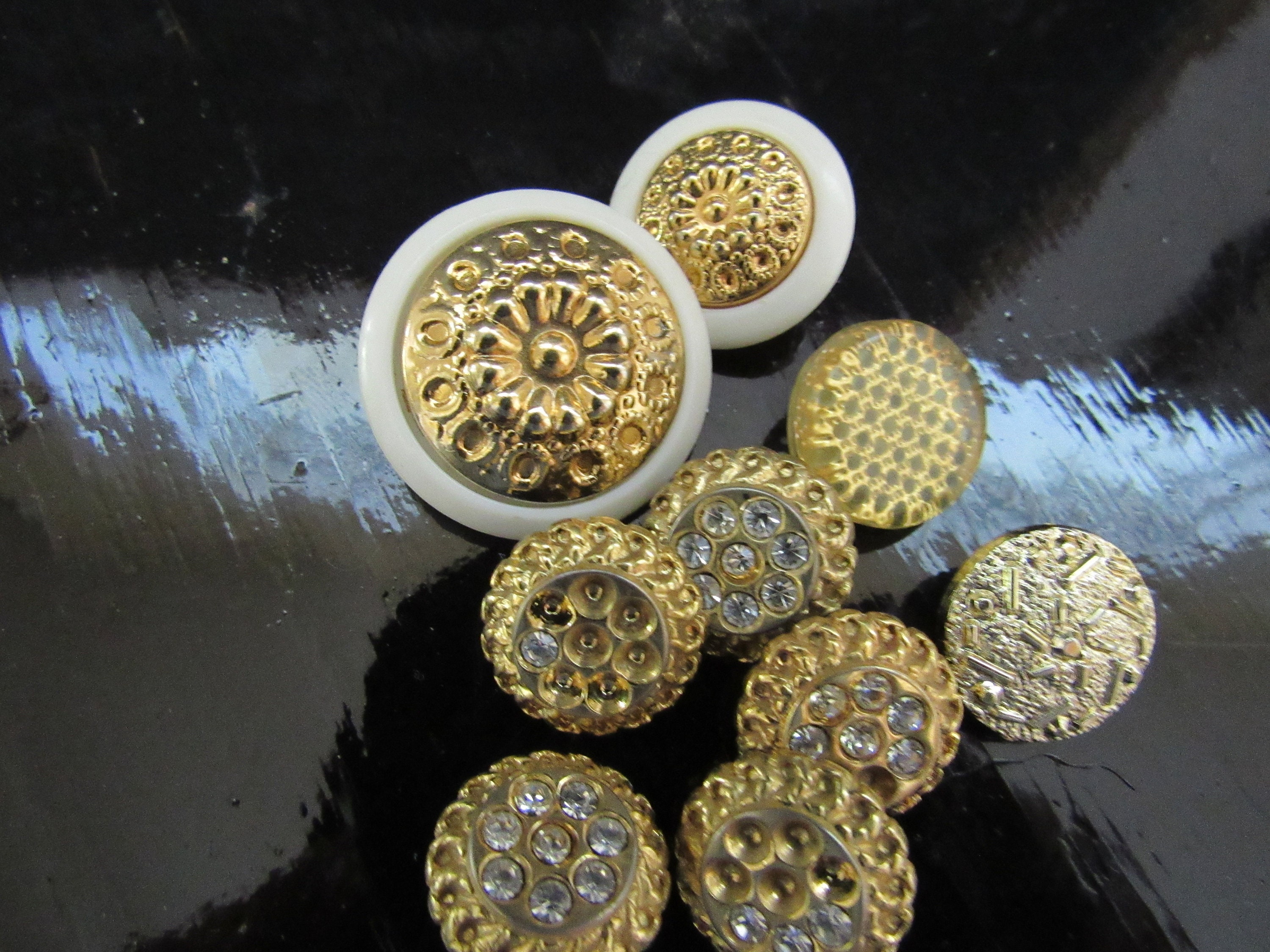 Lot De 5 Boutons Vintage Jaune Strié - Diamètre 2,8 Cm - Réf. 4809 - Occasion