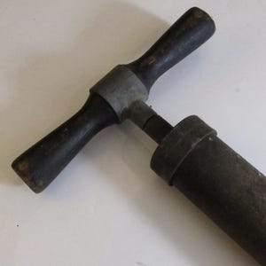 Antique Rusty Metal Bicycle Tire Pump Memorabilia Americana Yesteryear Home Decor Prop Display
