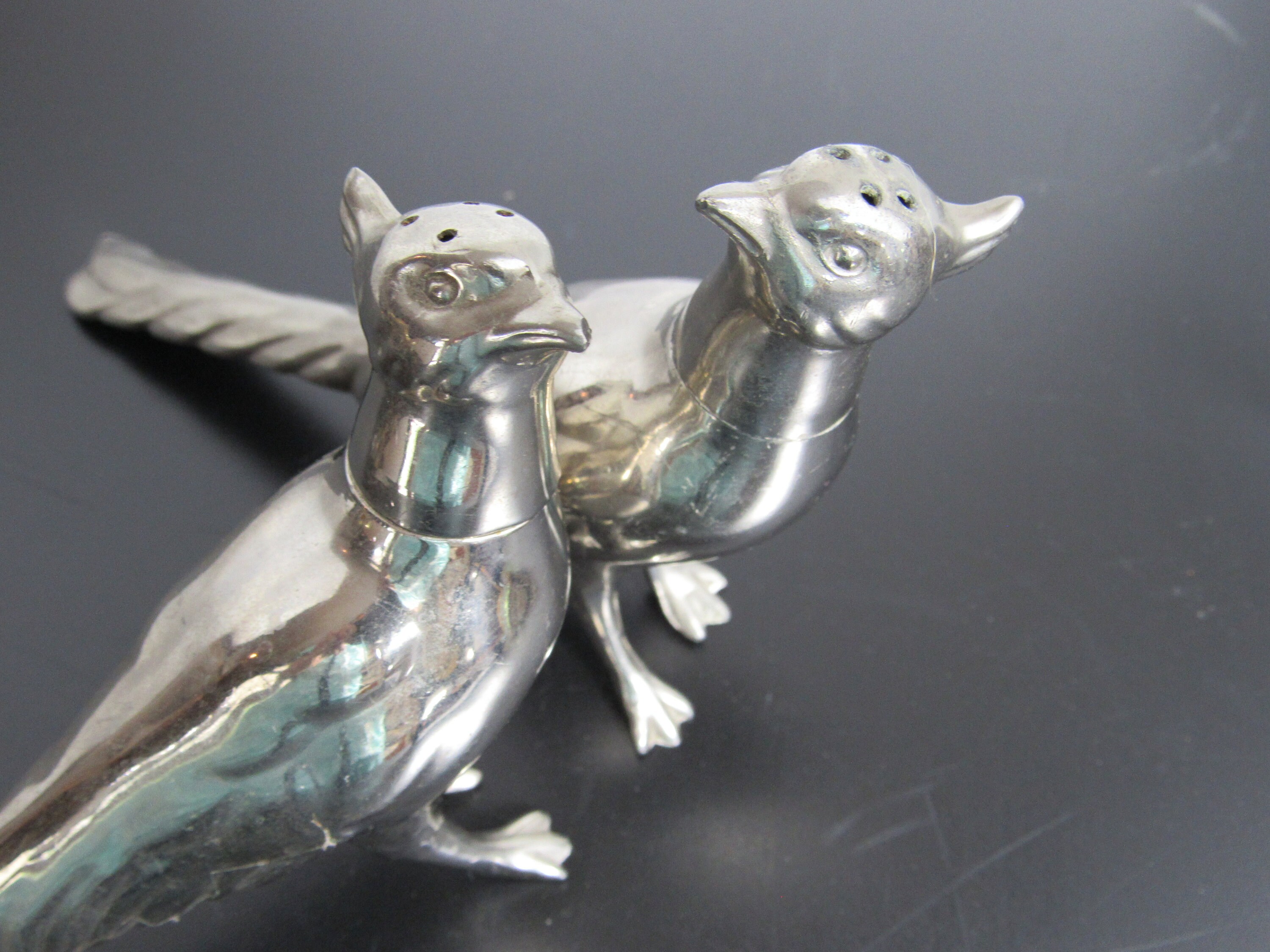 メキシコ製salt & pepper、Taxcoのミッドセンチュリー調　刻印入り Vintage 959 Silver Pheasant Salt and Pepper Shaker Set