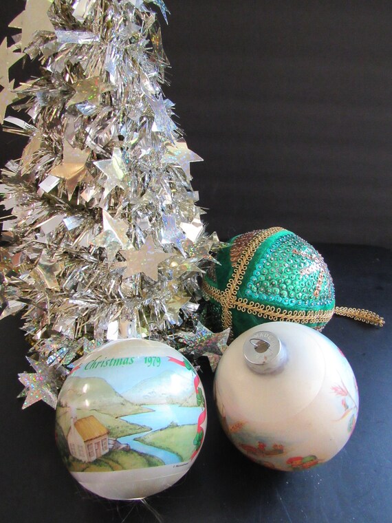 Vintage HALLMARK ORNAMENT LOT SURPRISE ONLY $7 FOR 5 ORNAMENTS LOOK..BLESSING!