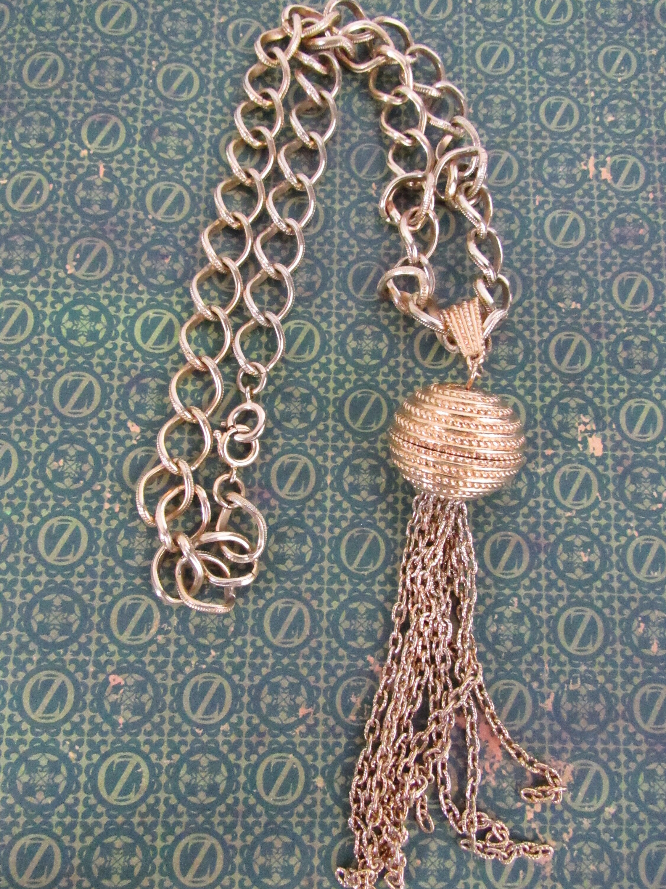 Vintage 1970s Gold Tassel Statement Necklace - Women Accessories 1970s Monet Gold Tone Tassel Chain Fringe Statement Necklace  main image 4