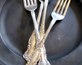 Antique Ornate Floral WM Rogers AA Silverplate Dinner Fork Set of 4