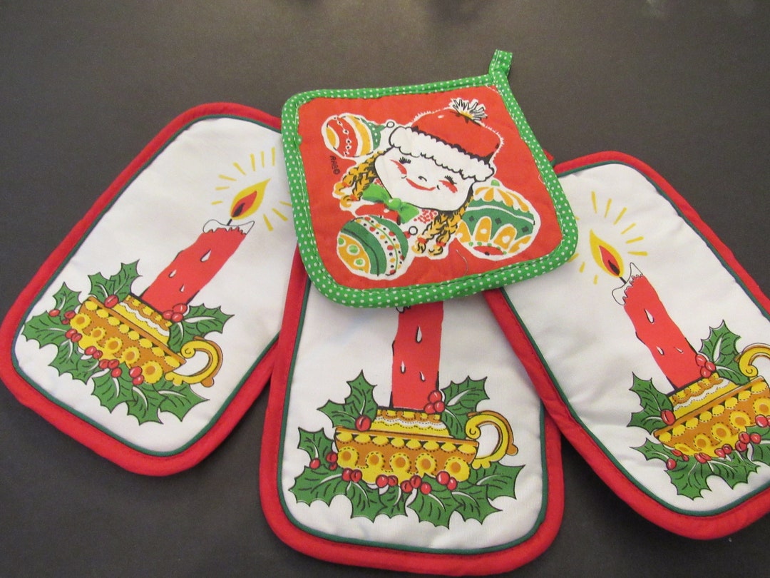 Vintage Cannon Mills Christmas Pot Holders Vintage Textiles Never Used Set  of - Main Image
