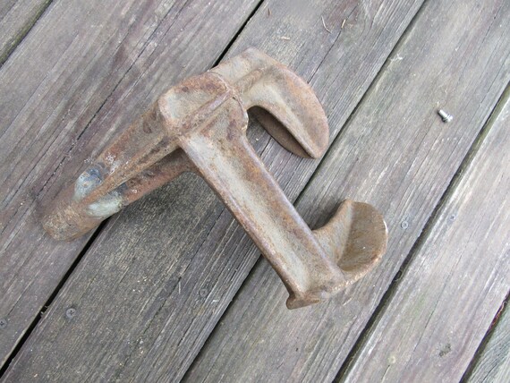 Vintage Rusty Primitive Boot Pull Boot Jack Stand… - image 7