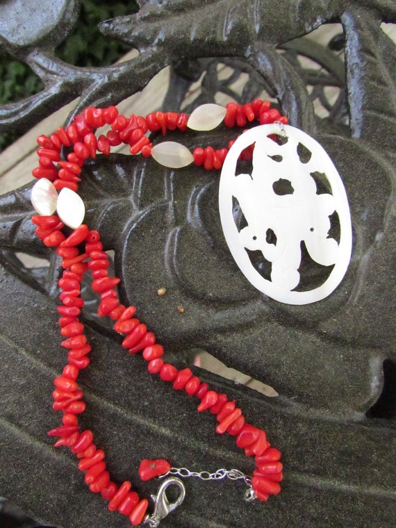 Vintage Red Coral and Mother Pearl Statement Neck… - image 1