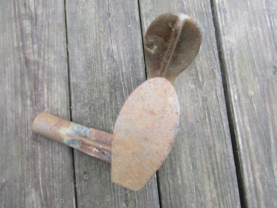 Vintage Rusty Primitive Boot Pull Boot Jack Stand… - image 2