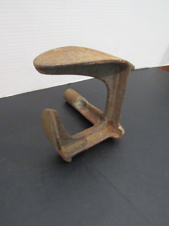 Vintage Rusty Primitive Boot Pull Boot Jack Stand… - image 4