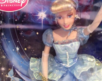 Vintage DISNEY Princess Celestial Dream Cinderella Porcelain Doll in Original Light Up Box Unopened