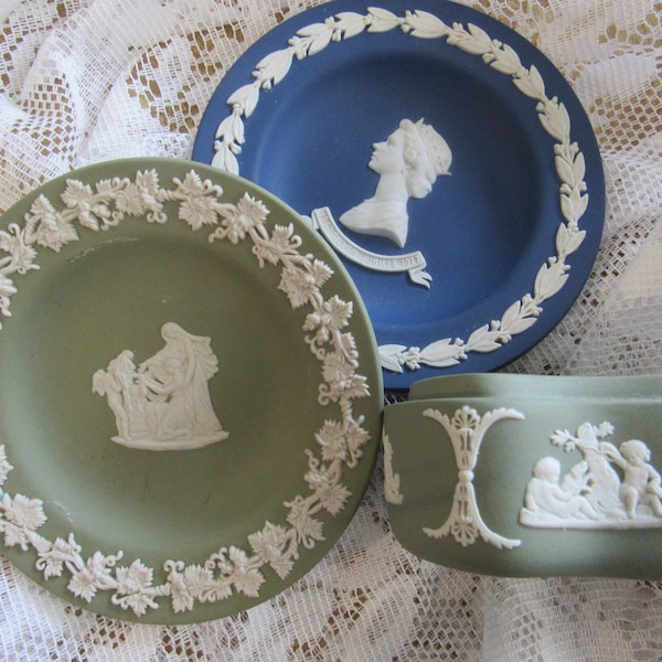 Vintage WEDGEWOOD Jasperware GREEN Royalty Giftware