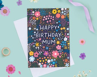 お母さんへの花の誕生日カード、手描きデザイン