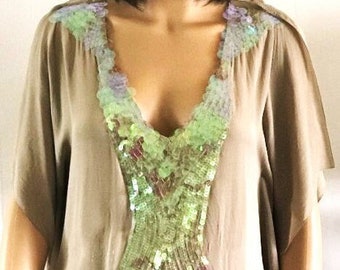 BCBG Maxazria Beige Silk Summer Blouse with Sequins in Front Size Medium