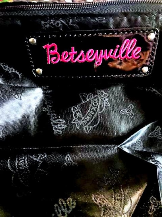 新品 Betseyville by BETSEY JOHNSON バッグ Betseville Purse Betsey Johnson Betsey Johnson Purse Betsey