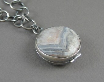 Blaue Spitze Achat Medaillon