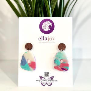 Lebendige bunte organische Ohrringe + eklektisch bunt + große Ohrringe + knalliger Sommerschmuck + flippige Ohrringe + boho retro
