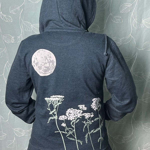 Sudadera unisex orgánica/reciclada Yarrow + Full Moon Blue