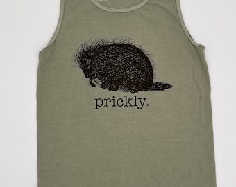 Prickly Porcupine Grafisk Linne - Comfort Colors Unisex T-shirt