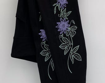 Organic Cotton Pocket Passionflower Leggings in Black