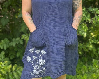Double Crinkle Cotton Pocket Dress with Queen Anne's Lace