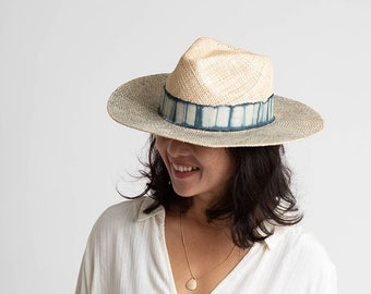 Cappello Panama a tesa larga in paglia: nastro di seta Shibori, cappello estivo da sole