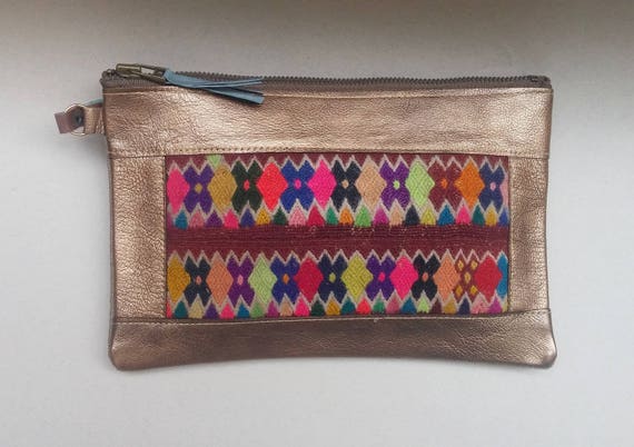 Pochette etniche sale