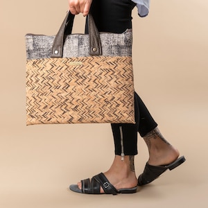 Laptop Handbag for Women, Women Vegan Laptop bag, Bag for laptop, Cork fabric bags, Laptop Bag Personalized, Natural Cork Fabric bag