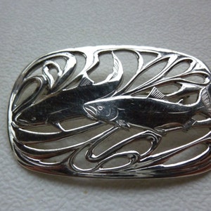 Silver Salmon Brooch: Hand-Carved Pacific Ocean Design