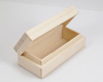 Hinged Small Unfinished Wooden Box, tiene una bisagra de pasador de metal se puede utilizar para el relieve de tallado o tallado de virutas.